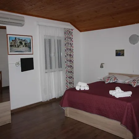 Pavicic-ivelja Apartment